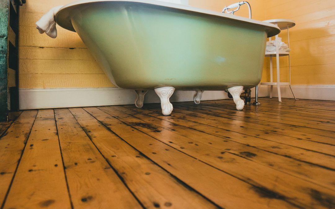 Should You Use Hardwood Flooring In The Bathroom?